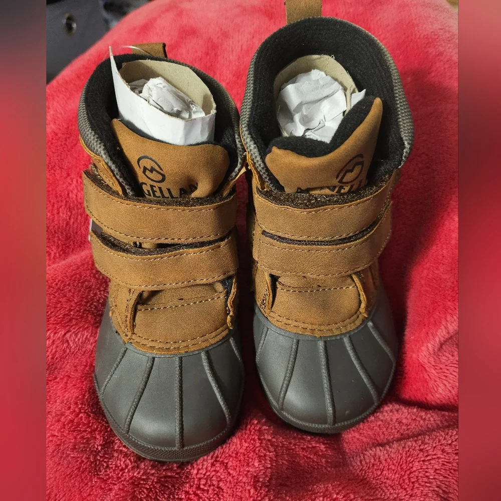 Size 7- Magellan Outdoors Toddlers' All‎ Weather Duck Boots